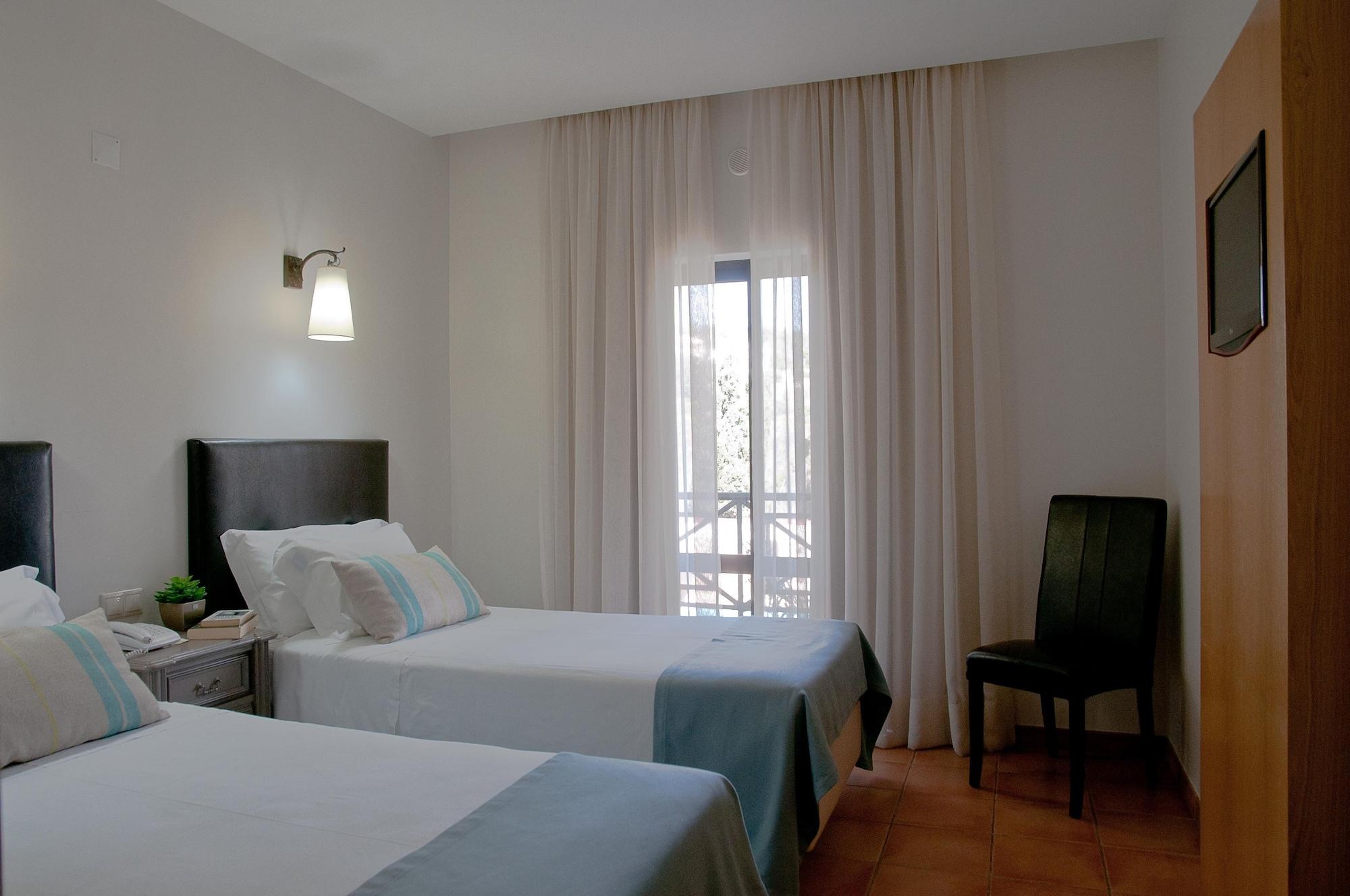 Hotel Parque Das Laranjeiras Виламура Екстериор снимка
